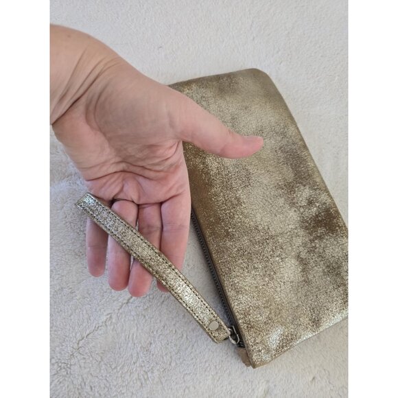 Rough and Tumble Cash Pack Wristlet Bag Leather Distressed Silver - Picture 2 of 7